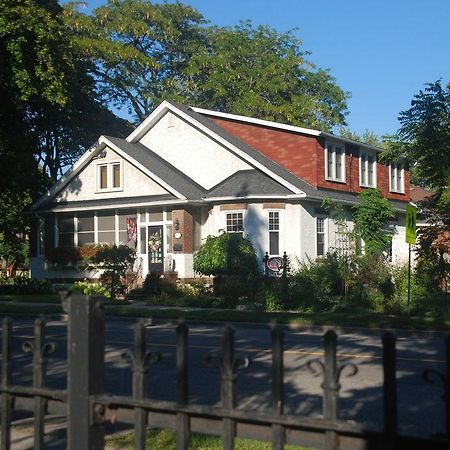 Talwood Manor B&B Port Colborne Eksteriør billede